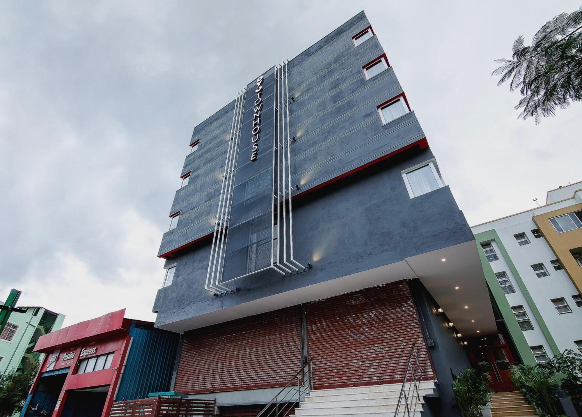 Townhouse Global Wings Hotels Near Sri Amruth Chithra Mandira Bangalore Exterior photo